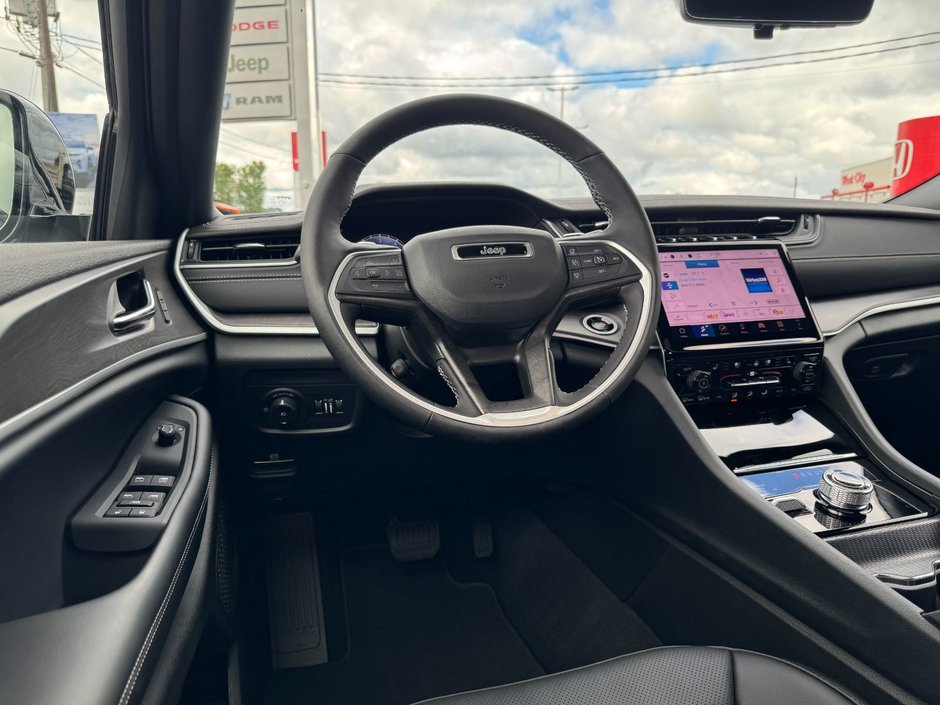 Jeep Grand Cherokee L LIMITED 2025