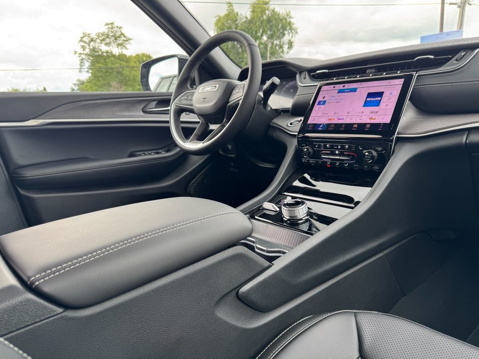 Jeep Grand Cherokee L LIMITED 2025