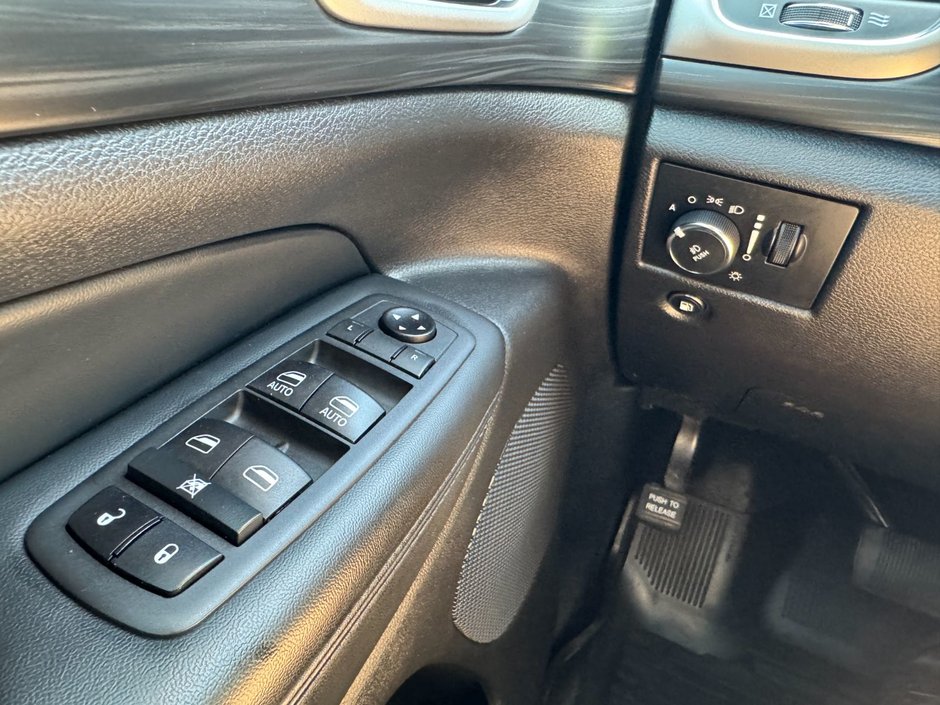 2020 Jeep Grand Cherokee Altitude Altitude Laredo / Sunroof / Heated Seats / 4x4