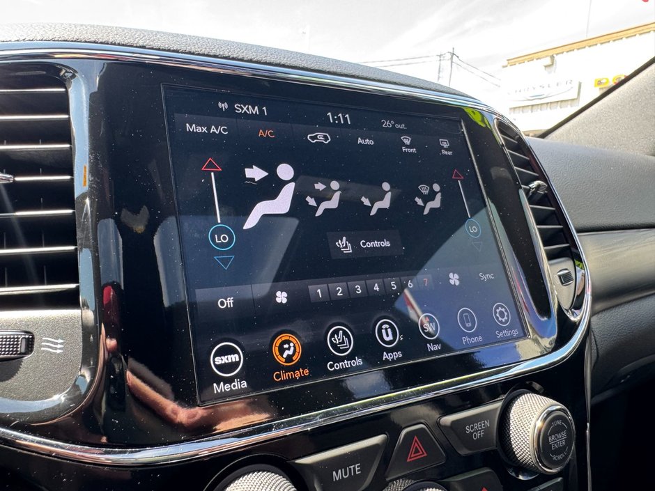 2020 Jeep Grand Cherokee Altitude Altitude Laredo / Sunroof / Heated Seats / 4x4