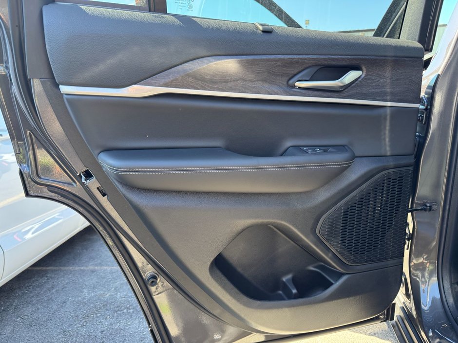 Jeep GRAND CHEROKEE LIMITED 2025