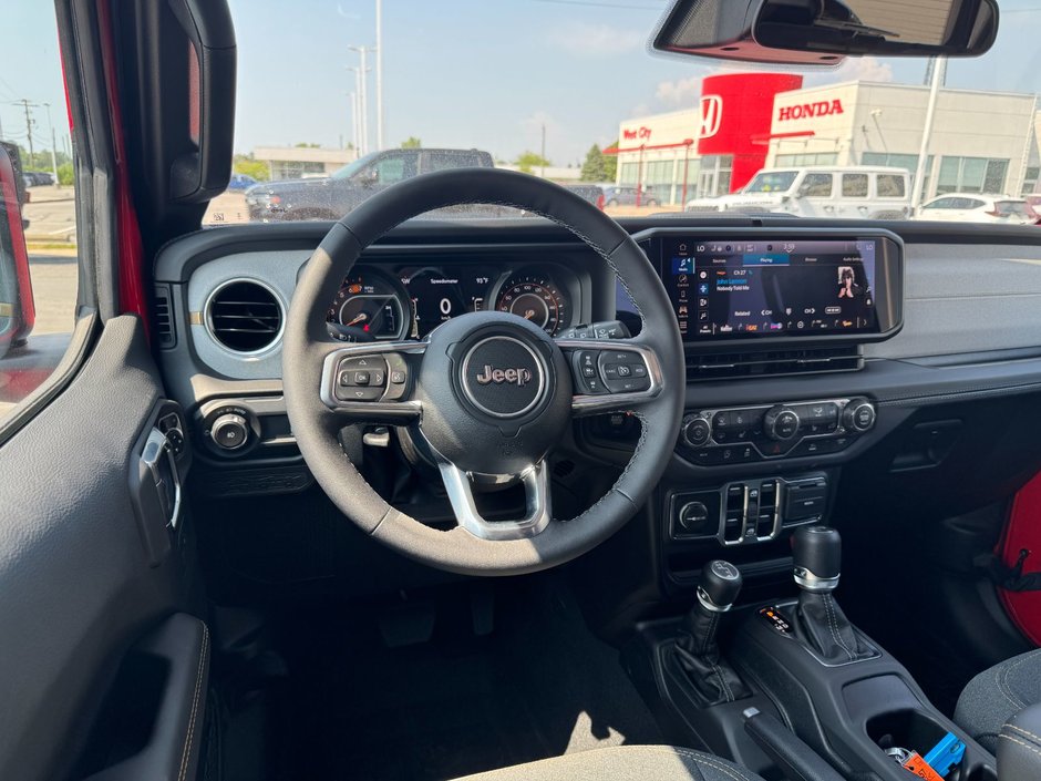 2025 Jeep WRANGLER 4-Door SAHARA
