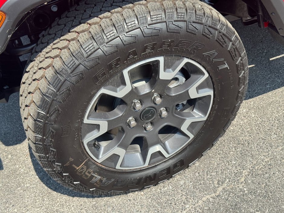 2025 Jeep WRANGLER 4-Door SAHARA