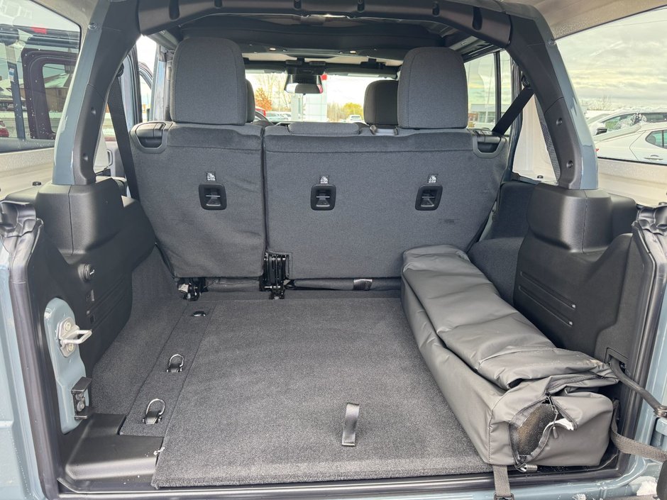 Jeep Wrangler 4-Door SPORT S 2026-31