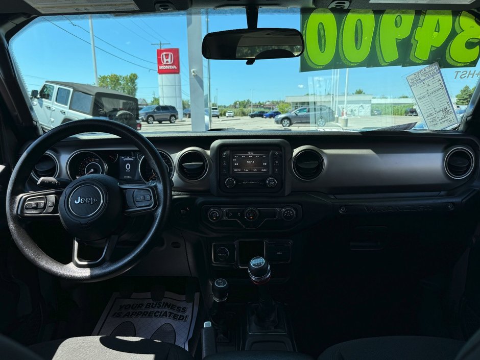 2021 Jeep Wrangler Sport Sport / Clean CarFax