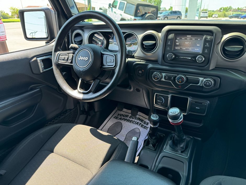 2021 Jeep Wrangler Sport Sport / Clean CarFax