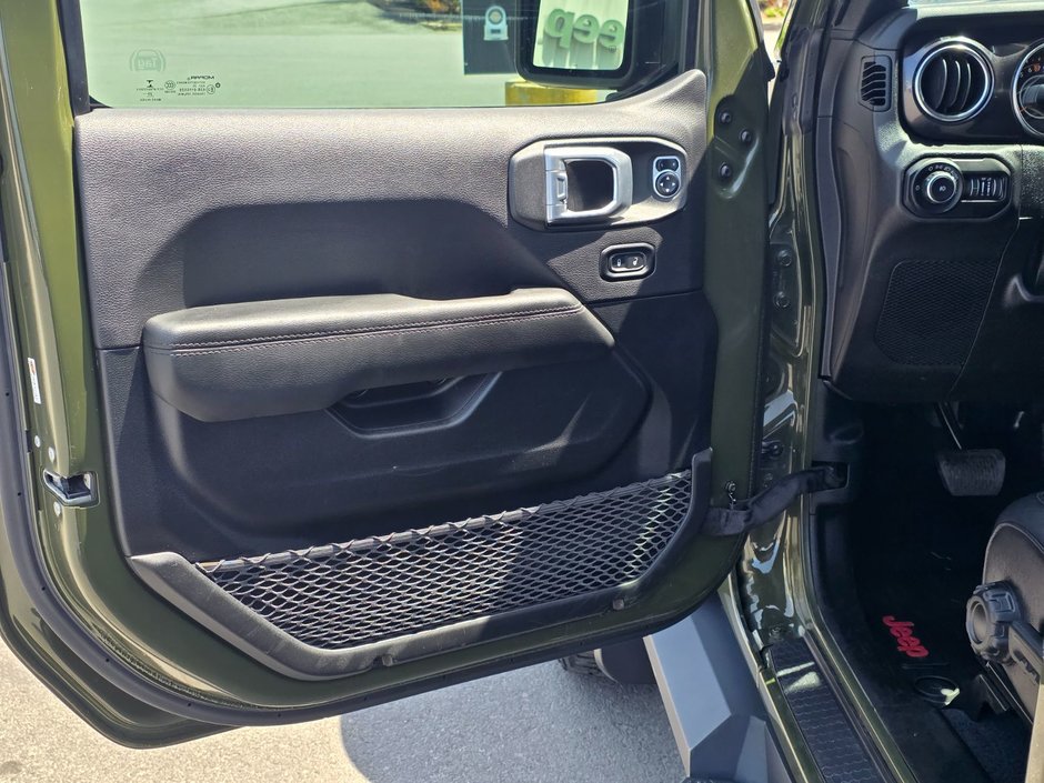 2021 Jeep Wrangler Unlimited Sahara Unlimited Sahara / Altitude / Leather Seats