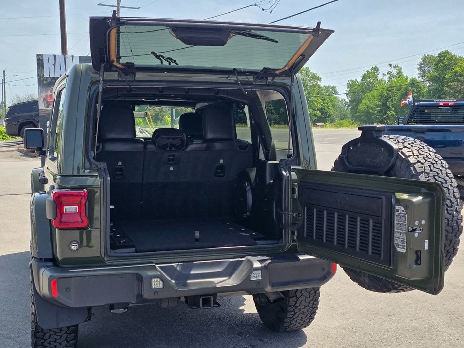 2021 Jeep Wrangler Unlimited Sahara Unlimited Sahara / Altitude / Leather Seats