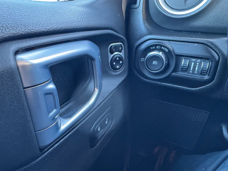 2021 Jeep Wrangler Unlimited Sahara-8