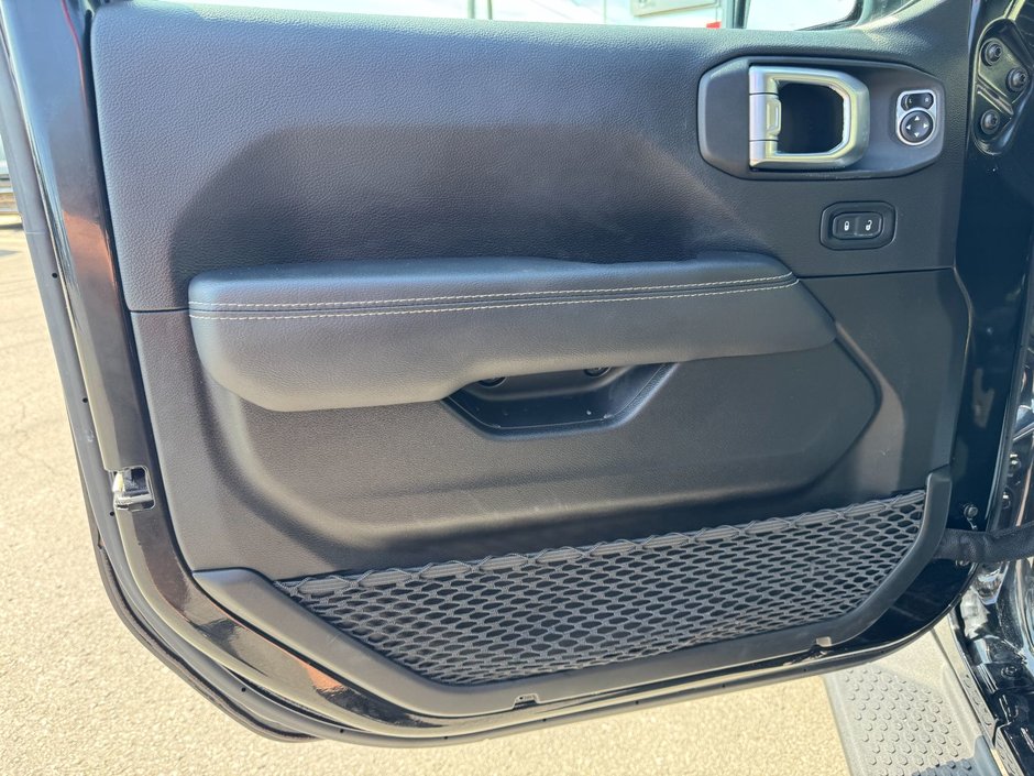 2023 Jeep Wrangler Sahara Sahara / Heated Seats / Trailer Tow