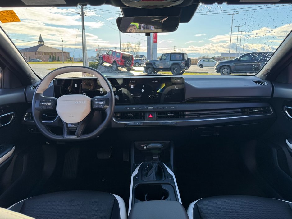 2025 Kia K4 GT-Line Turbo-10