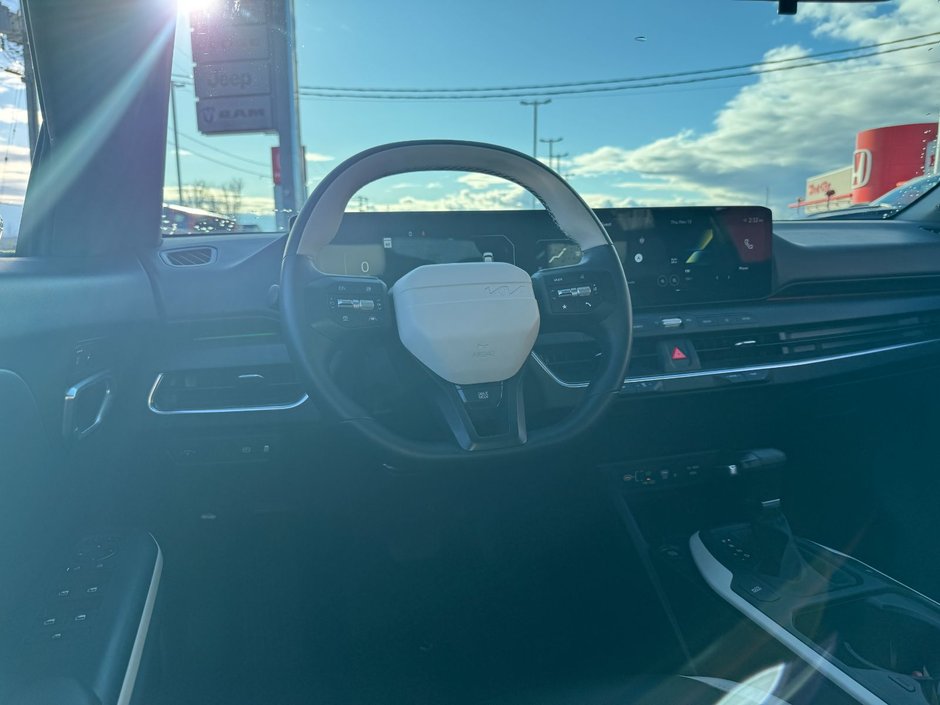 2025 Kia K4 GT-Line Turbo-11