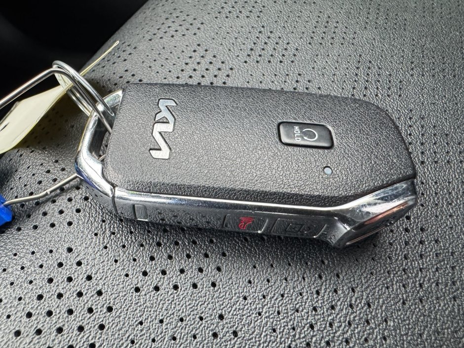 2023 Kia Seltos EX EX / Heated Seats