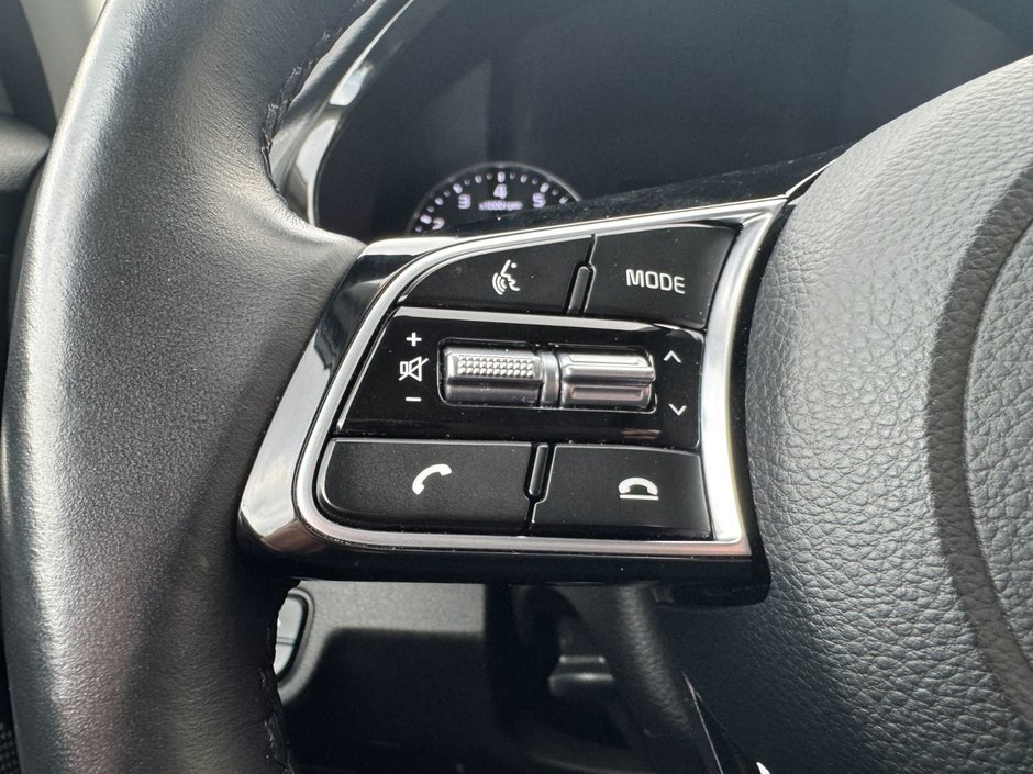 2023 Kia Seltos EX EX / Heated Seats