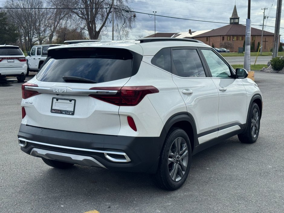 2023 Kia Seltos EX EX / Heated Seats