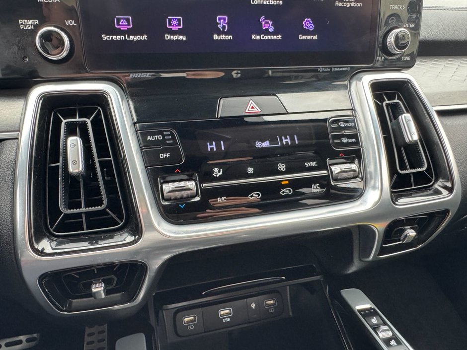 2023 Kia Sorento SX SX / Heated and Vented Seats
