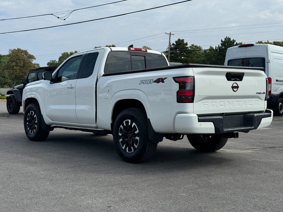 2022 Nissan Frontier PRO-4X-1