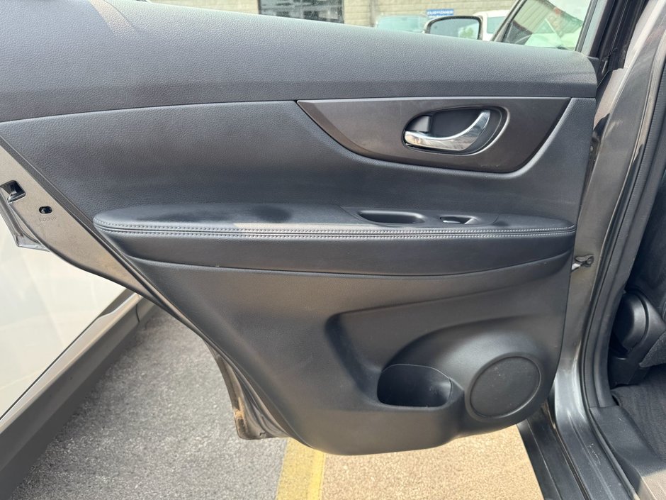 Nissan Rogue S 2014 S / Heated Mirrors / Block Heater