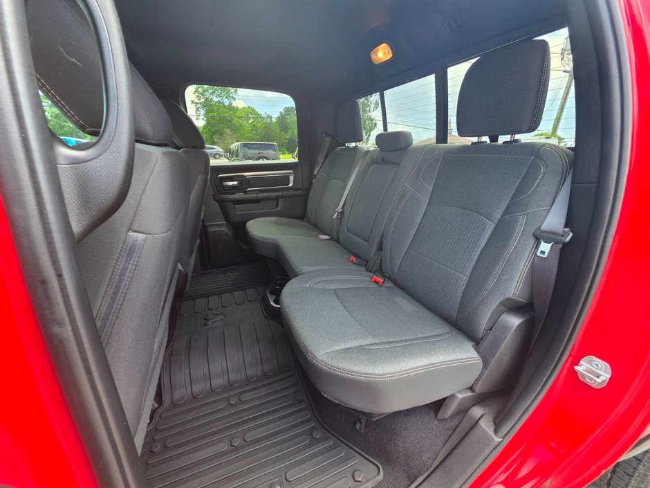 2021 Ram 1500 Classic Warlock Warlock / Navigation / Heated Seats