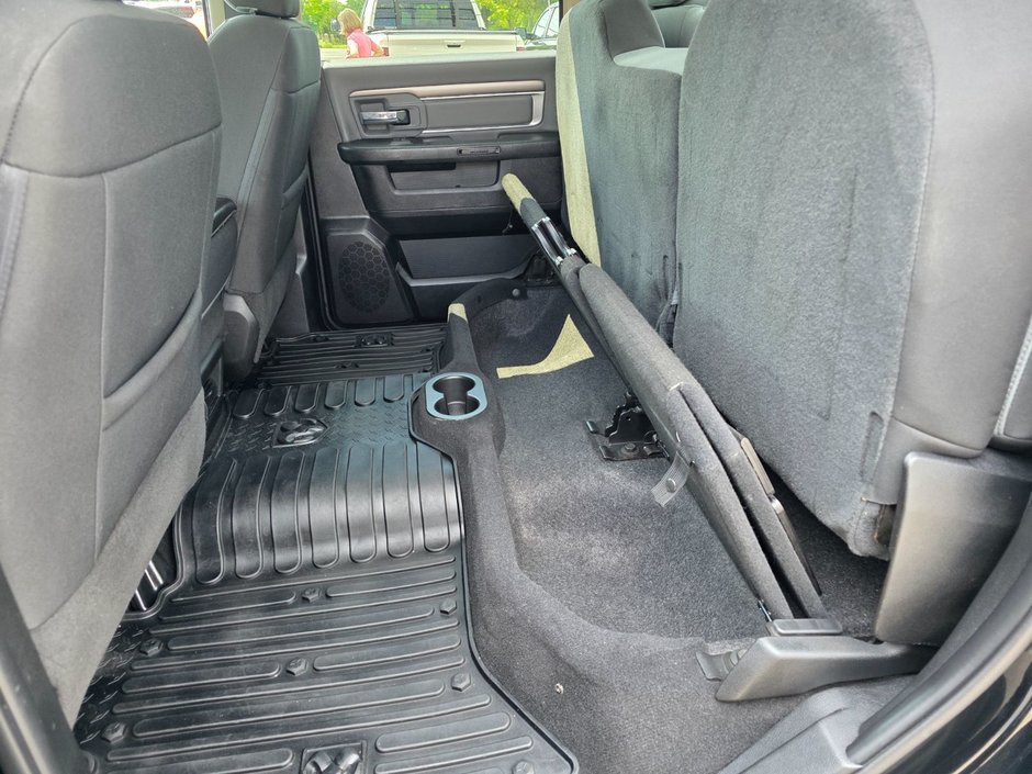2022 Ram 1500 Classic SLT SLT / Hitch / Brake Controller