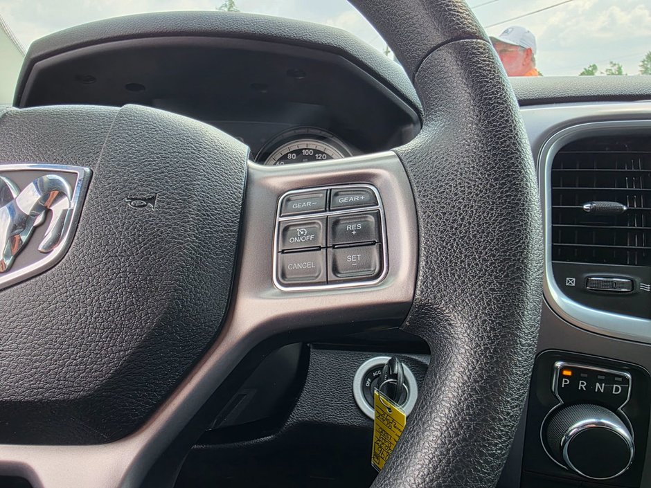 2022 Ram 1500 Classic SLT SLT / Hitch / Brake Controller