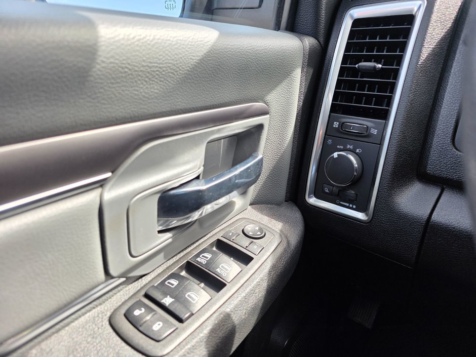 2022 Ram 1500 Classic SLT SLT / Power Driver Seat