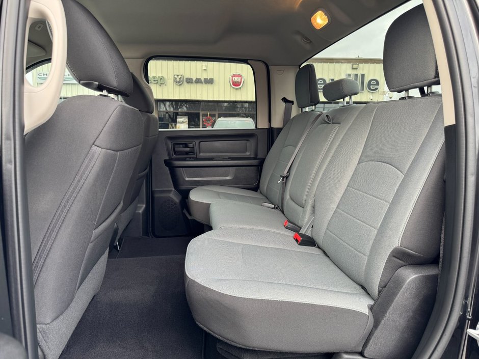 2022 Ram 1500 Classic Express-30