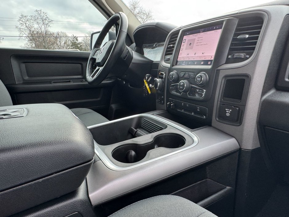 2022 Ram 1500 Classic Express-17