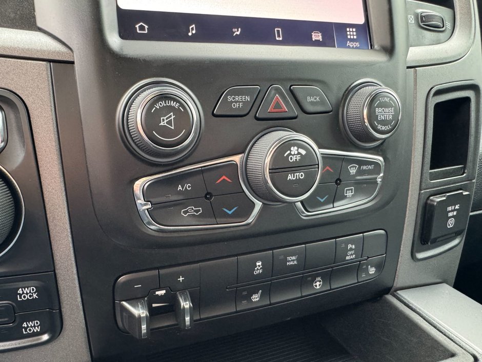 2022 Ram 1500 Classic Express-26