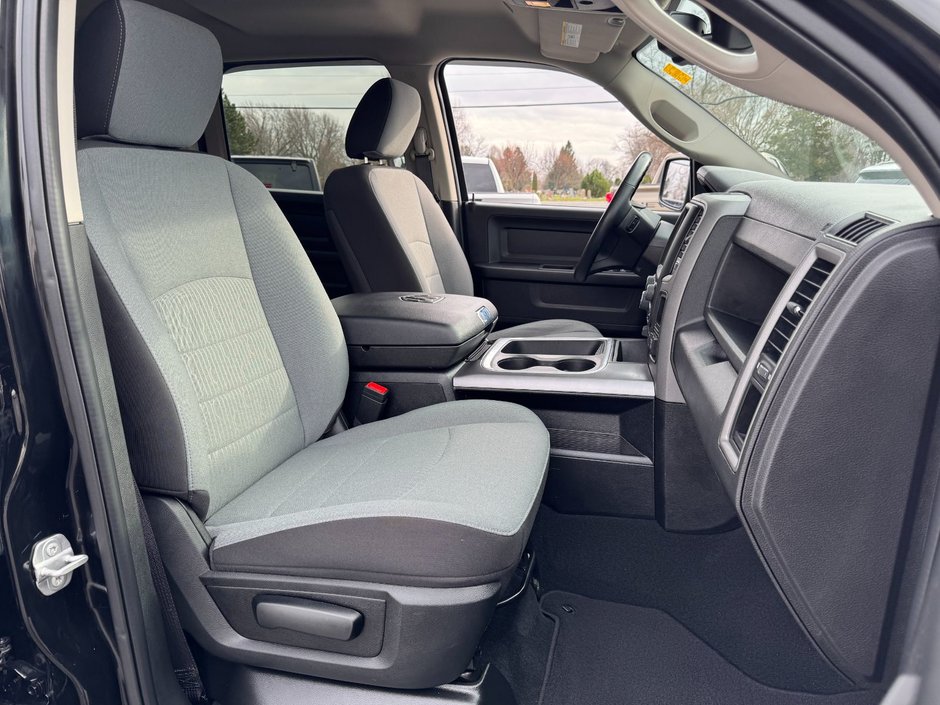 2022 Ram 1500 Classic Express-9