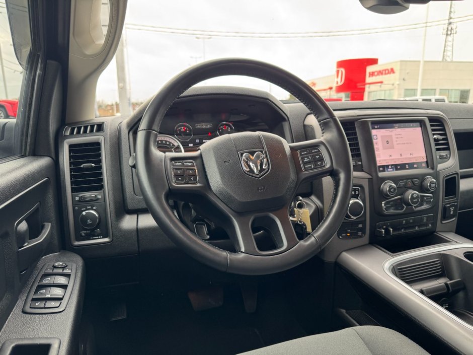 2022 Ram 1500 Classic Express-11