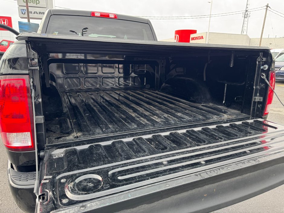 2022 Ram 1500 Classic Express-33