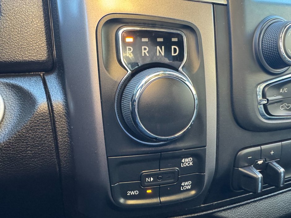 2022 Ram 1500 Classic Warlock-24