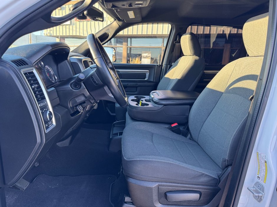 2022 Ram 1500 Classic Warlock-8