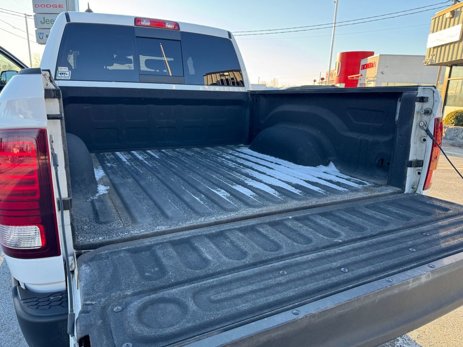 2022 Ram 1500 Classic Warlock-30