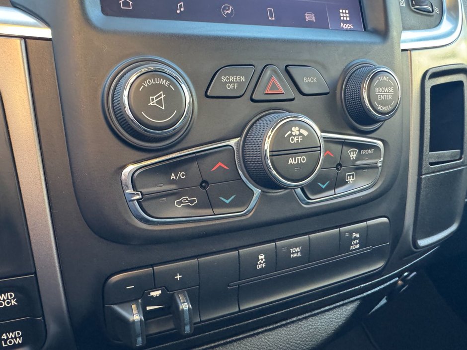 2022 Ram 1500 Classic Warlock-25