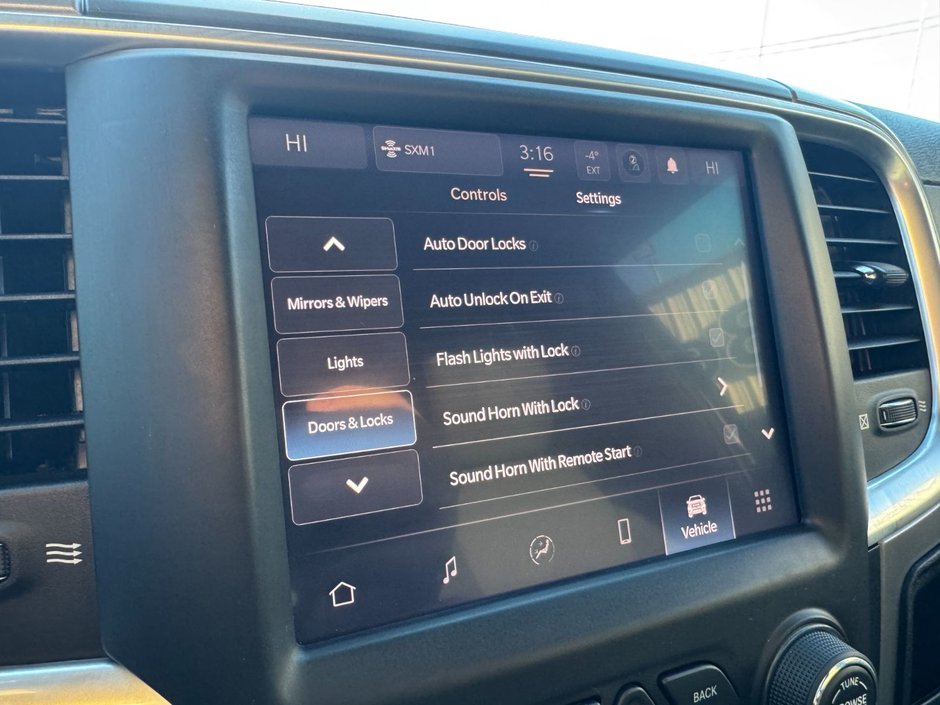 2022 Ram 1500 Classic Warlock-22