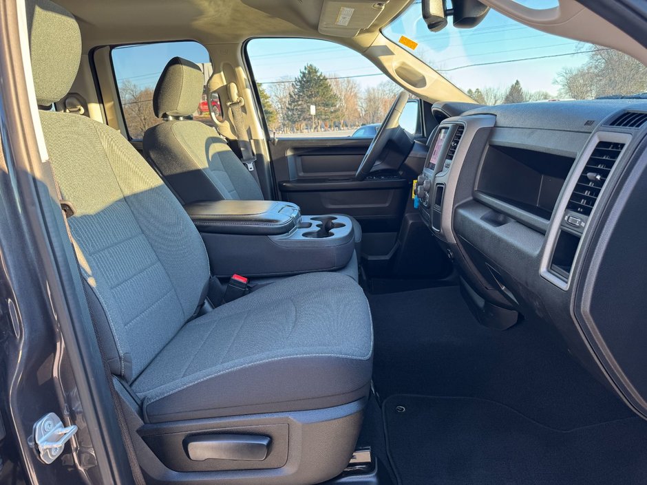 Ram 1500 Classic Express 2022-16