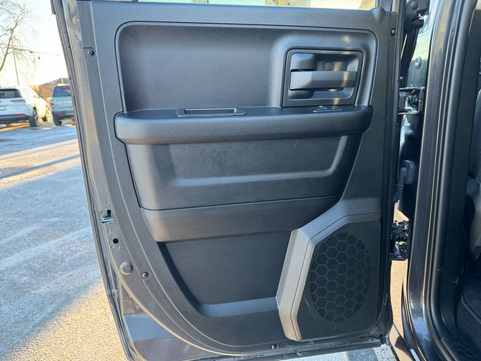 Ram 1500 Classic Express 2022-28