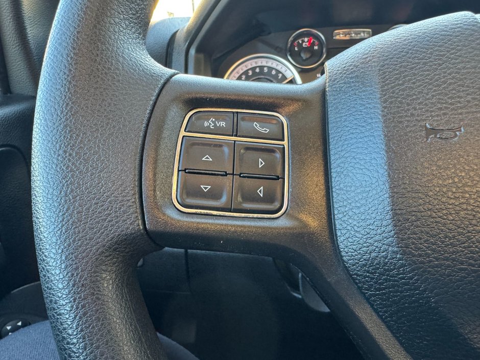 Ram 1500 Classic Express 2022-14