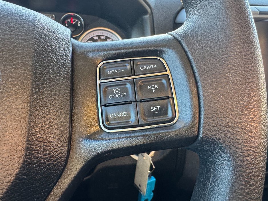 Ram 1500 Classic Express 2022-15