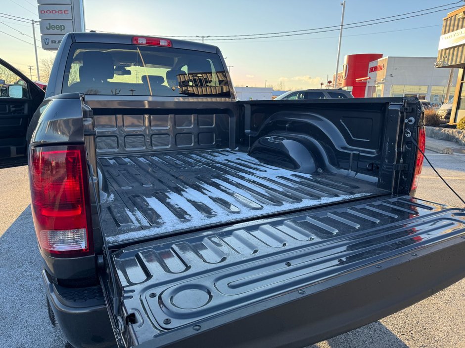 Ram 1500 Classic Express 2022-30