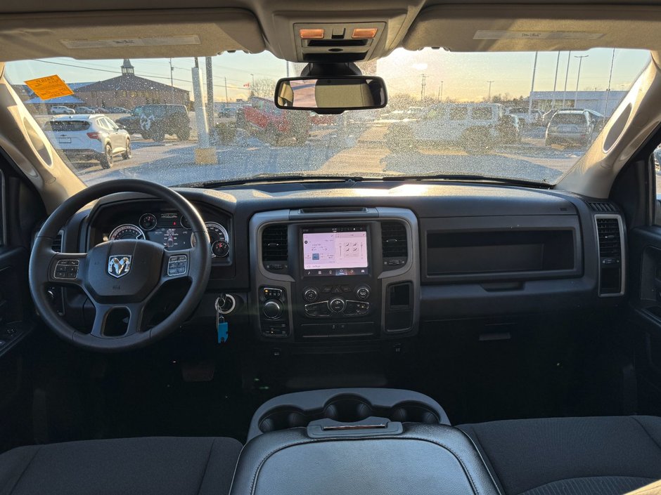 Ram 1500 Classic Express 2022-9