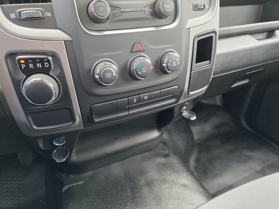 2023 Ram 1500 Classic Tradesman-30