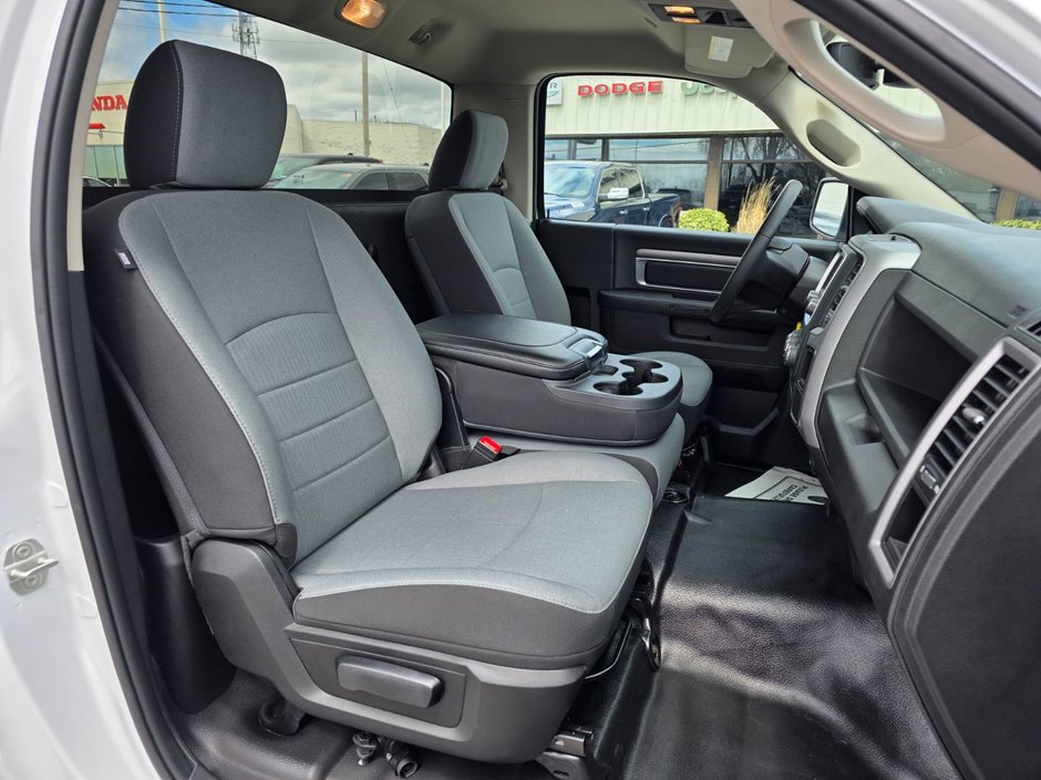 2023 Ram 1500 Classic Tradesman-31