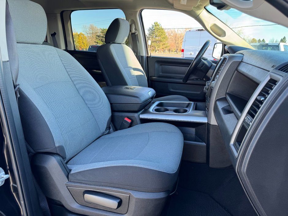 2023 Ram 1500 Classic Express-9