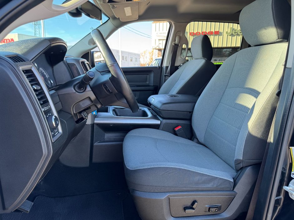 2023 Ram 1500 Classic Express-8