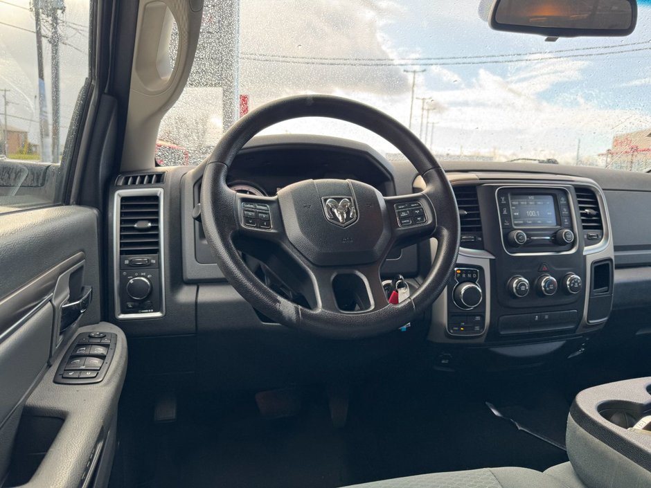 2016 Ram 1500 SLT-11