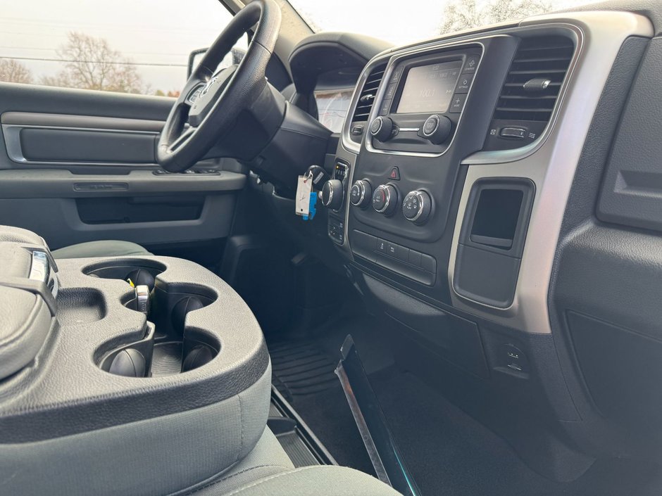 2016 Ram 1500 SLT-16