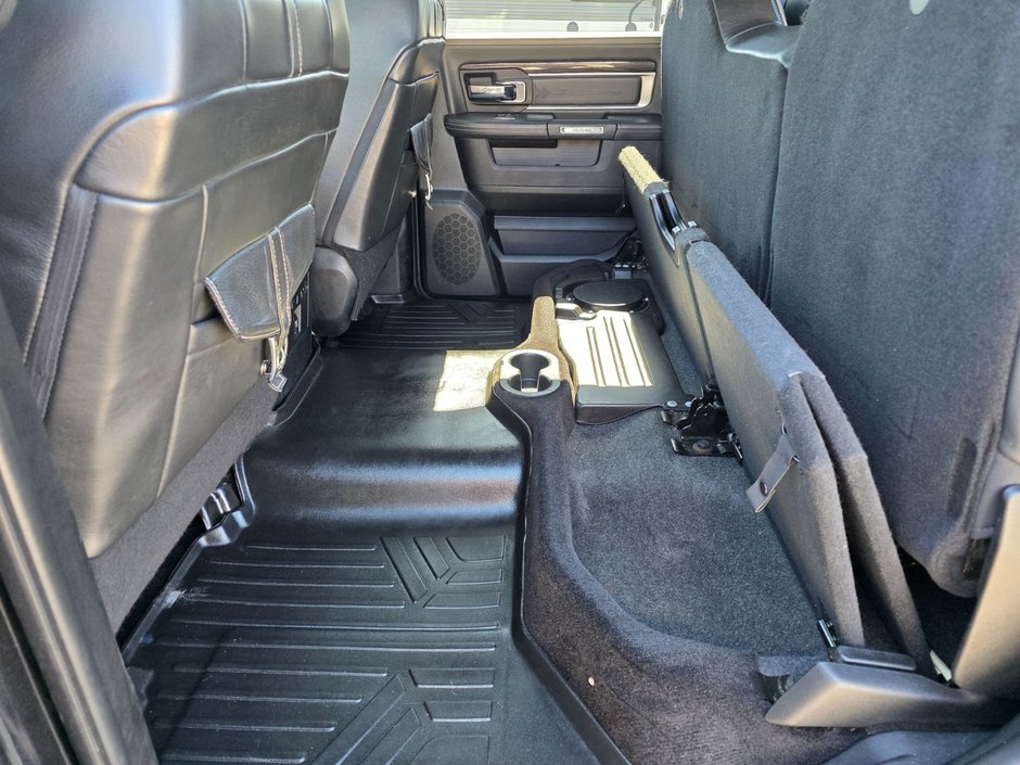 2017 Ram 1500 Limited Limited / Sunroof / Vented Front Seats